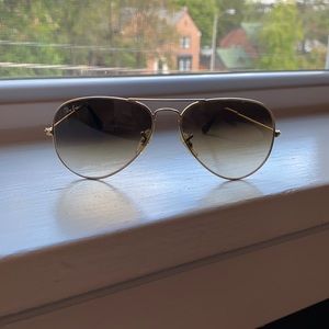 Gold ray ban aviator sunglasses